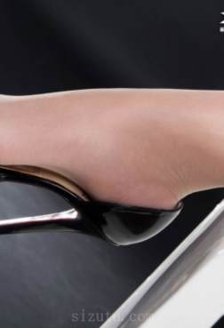 丽柜 这等气质美人 足矣撑起颜值[<font color=red>32P</font>]