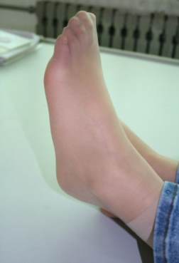 就是一双这么漂亮迷人的短丝美脚[<font color=red>14P</font>]