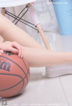 高跟鞋美丽动人[<font color=red>64P</font>]