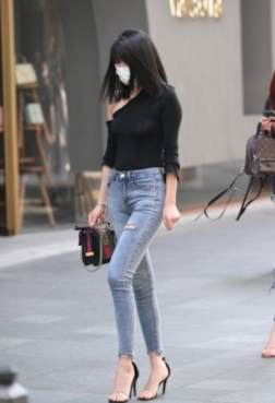 每一个女生的生活中[<font color=red>10P</font>]