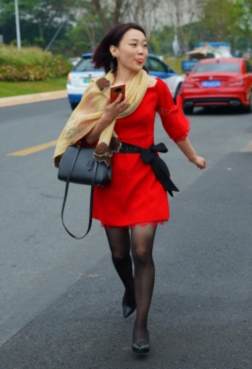 穿出优雅的女神腿长[<font color=red>8P</font>]