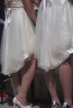 街拍银高白纱礼服装肉丝小姐姐[<font color=red>23P</font>]
