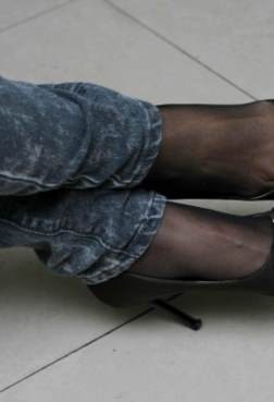 美丽的小脚，漂亮的高跟，笔直的美腿[<font color=red>21P</font>]