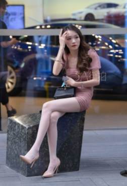 我就坐这里静静的等你 能找到吗？[<font color=red>20P</font>]