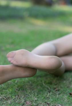 穿出美女的优雅与浪漫[<font color=red>34P</font>]