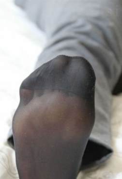 居家的短丝袜构略足弓的弧度[<font color=red>29P</font>]