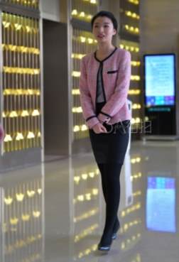 气质足够优雅的黑丝黑高小姐姐[<font color=red>21P</font>]