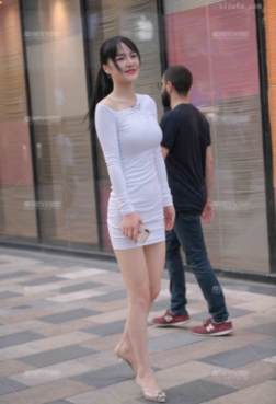 小姐姐约起去咖啡厅的路上？[<font color=red>20P</font>]