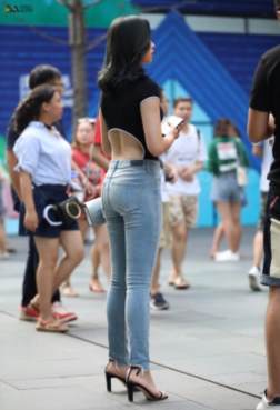 细跟鞋气质穿搭[<font color=red>13P</font>]