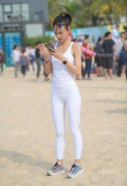 女性穿搭高跟鞋