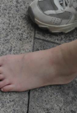 漂亮美女爱穿高跟鞋[<font color=red>102P</font>]