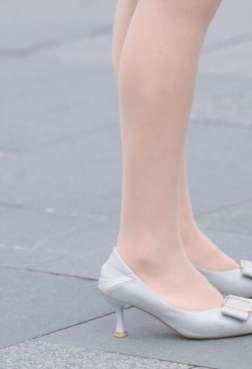 高跟鞋搭配出街显魅力[<font color=red>40P</font>]