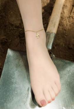 你干嘛要踩我的腳17P[<font color=red>17P</font>]