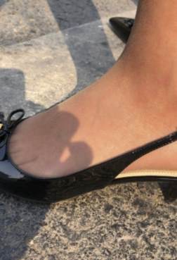 真实的阳光下的露趾美丝特写[<font color=red>7P</font>]