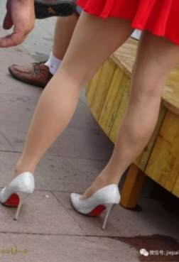 大街上美腿横行[<font color=red>11P</font>]