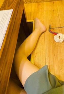 修身长袜休闲裙 甜美知性优雅[<font color=red>5P</font>]