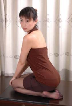 爱穿丝袜的人，韵味增添不少呢[<font color=red>17P</font>]