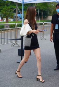 你好,美女[<font color=red>6P</font>]