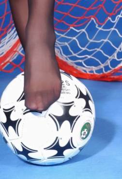 篮球妹子漂亮的黑丝美腿[<font color=red>11P</font>]