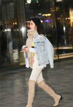 夏天的漂亮高跟鞋