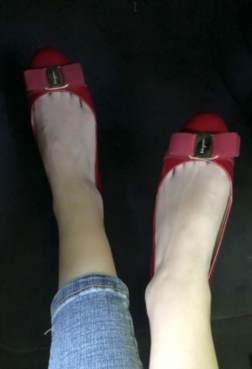 超浅口的红色蝴蝶结高跟鞋秀[<font color=red>6P</font>]