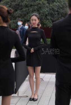 文质彬彬的丝袜小姐姐[<font color=red>17P</font>]