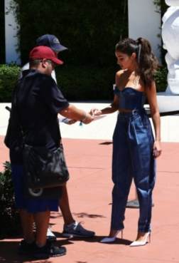 一双气质的高跟鞋