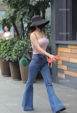 简单的穿搭也能显得气场高贵