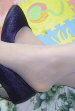 几张筛选出来的美脚高跟好图[<font color=red>4P</font>]