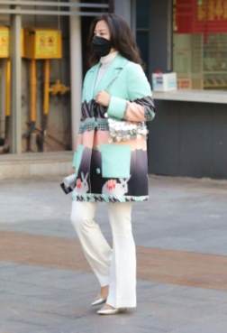 因为有了细跟鞋变得更加的精彩