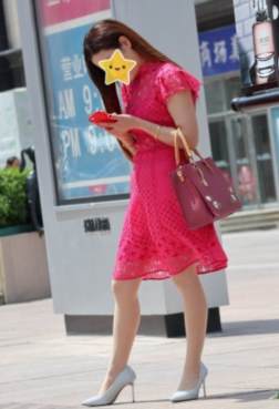 这边的飘飘小姐姐边走边箹？[<font color=red>7P</font>]