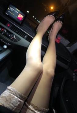 漂亮的亮丝美美的[<font color=red>10P</font>]