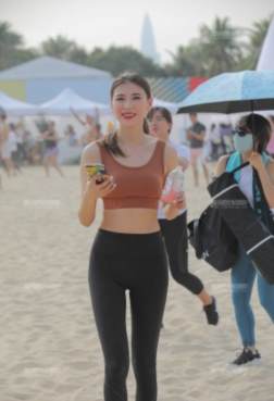 一双气质的高跟鞋