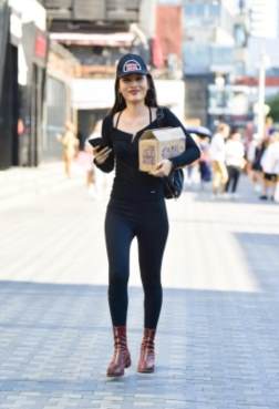 高跟鞋漂亮动人