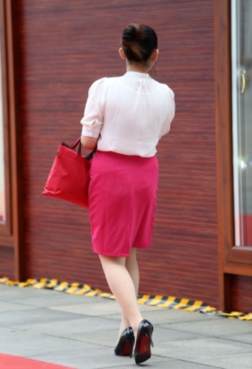 美女穿搭高跟鞋[<font color=red>9P</font>]