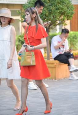 每一个女生都不能错过[<font color=red>24P</font>]