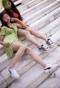 两个你爱而不能的丝袜小姑娘[<font color=red>76P</font>]