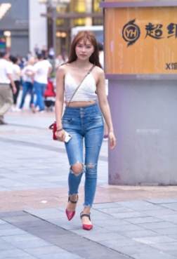 让美女的穿搭更显高雅