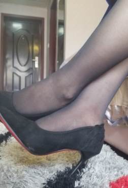 因为羙脚，所以好看...黑丝更迷人[<font color=red>17P</font>]