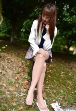 这样的丝袜校小妹，我够看一阵子的！9P[<font color=red>9P</font>]