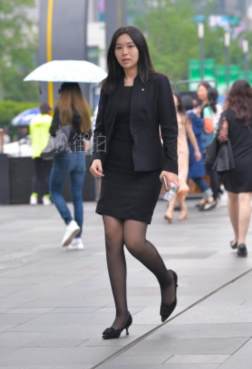 街拍 - 高跟鞋搭配丝袜[<font color=red>16P</font>]