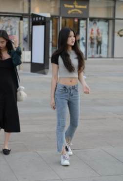 带给美女高雅与自信