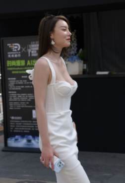 女神穿上高跟鞋[<font color=red>7P</font>]