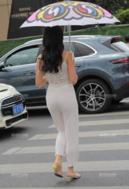 凸显出自己的独特魅力