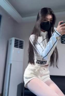 气质迷人的白丝小姐姐[<font color=red>7P</font>]