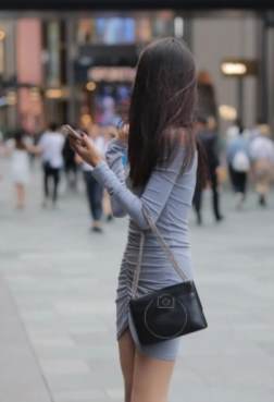 这里长裙美腿少女秀低调朴实不花哨[<font color=red>5P</font>]