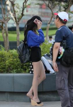 套图- 一路逛街一路拍的长腿丝妹[<font color=red>115P</font>]