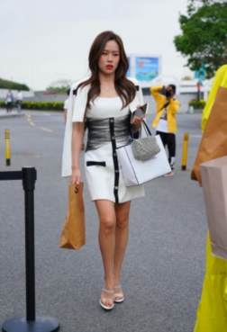 漂亮的高跟鞋穿搭[<font color=red>5P</font>]