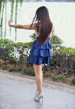 美女出街搭配细跟鞋[<font color=red>11P</font>]