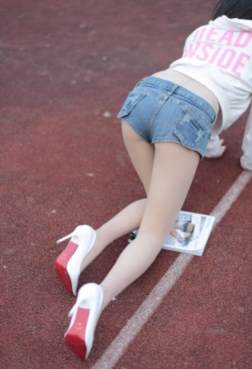 奈丝 - 我在冬天里看着秋意正浓[<font color=red>50P</font>]